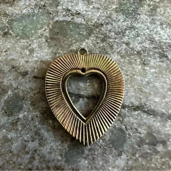 Vintage Sterling Heart Pendant - Picture 5 of 5